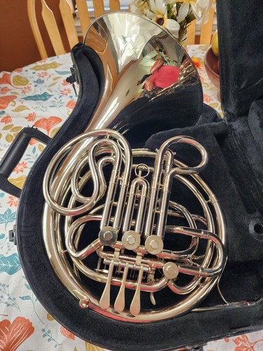 Conn double french horn - conn, 8d